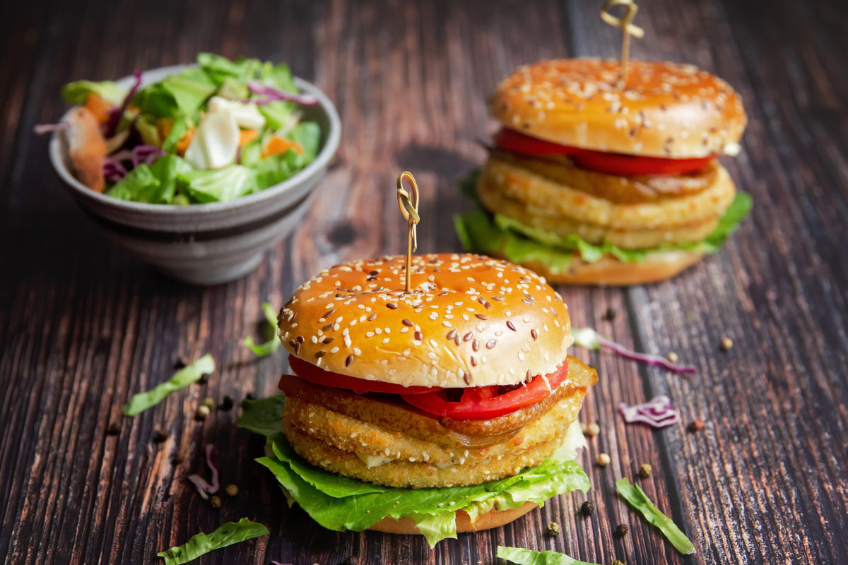 burger-din-conopida-cu-pere-caramelizate-reteta-l