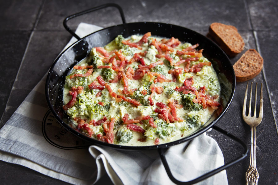 Reteta-broccoli-cu-sos-alfredo-L