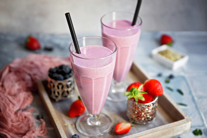 Smoothie-cu-capsuni-si-afine