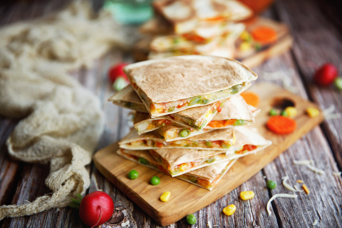 Quesadilla-cu-legume-si-pui