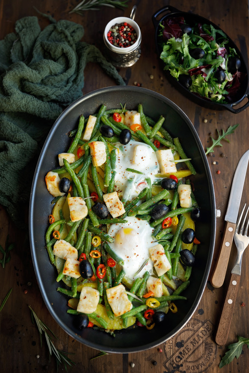 Legume-cu-halloumi-si-oua-la-cuptor-FI